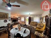 Casa com 4 dormitórios à venda, 234 m² por R$...