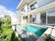 Casa com 3 dormitórios à venda, 235 m² por R$...