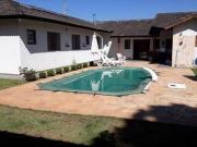 Casa com 3 dormitórios à venda, 236 m² por R$...