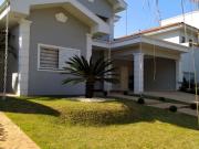 Casa com 3 dormitórios à venda, 239,28m² por R$...