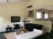 Casa com 3 dormitórios à venda, 240 m² por R$...