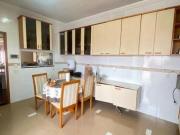 Casa com 3 dormitórios à venda, 240 m² por R$...