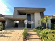 Casa com 3 dormitórios à venda, 240 m² por R$...