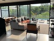 Casa com 3 dormitórios à venda, 240 m² por R$...