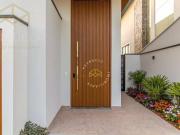 Casa com 3 dormitórios à venda, 240 m² por R$...