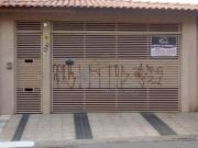 Casa com 3 dormitórios à venda, 240 m² por R$ 900.000,00...