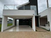 Casa com 3 dormitórios à venda, 241 m² por R$...