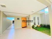 Casa com 3 dormitórios à venda, 242 m² por R$...