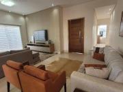 Casa com 3 dormitórios à venda, 243 m² por R$...