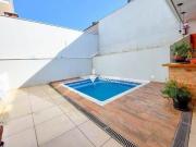 Casa com 3 dormitórios à venda, 246 m² por R$...