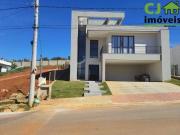 Casa com 3 dormitórios à venda, 247 m² por R$...