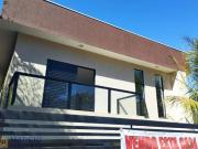 Casa com 3 dormitórios à venda, 250 m² por R$...