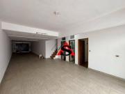 Casa com 3 dormitórios à venda, 250 m² por R$...