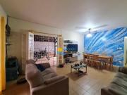 Casa com 3 dormitórios à venda, 250 m² por R$...