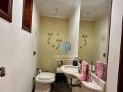 Casa com 3 dormitórios à venda, 250 m² por R$...