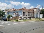 Casa com 3 dormitórios à venda, 250 m² por R$...