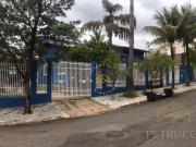 Casa com 3 dormitórios à venda, 250 m² por R$...