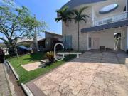 Casa com 3 dormitórios à venda, 250 m² por R$...