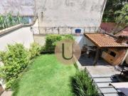 Casa com 3 dormitórios à venda, 250 m² por R$...