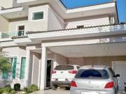 Casa com 3 dormitórios à venda, 250 m² por R$...