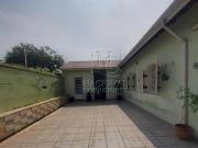 Casa com 3 dormitórios à venda, 253 m² por R$...