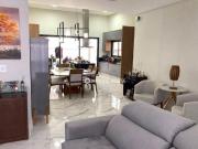 Casa com 3 dormitórios à venda, 253 m² por R$...