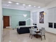 Casa com 3 dormitórios à venda, 254 m² por R$...