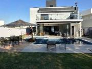 Casa com 3 dormitórios à venda, 255 m² por R$...