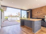 Casa com 3 dormitórios à venda, 255 m² por R$...