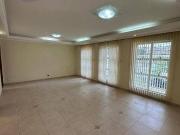 Casa com 3 dormitórios à venda, 257 m² por R$...