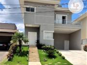 Casa com 3 dormitórios à venda, 258 m² por R$...