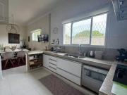 Casa com 3 dormitórios à venda, 258 m² por R$...