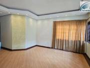 Casa com 3 dormitórios à venda, 260 m² por R$...