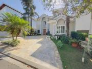 Casa com 3 dormitórios à venda, 260 m² por R$...