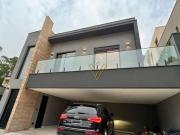 Casa com 3 dormitórios à venda, 260 m² por R$...