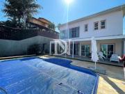 Casa com 3 dormitórios à venda, 263 m² por R$...