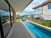 Casa com 3 dormitórios à venda, 263 m² por R$...