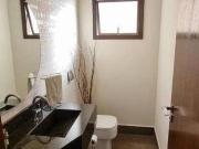 Casa com 3 dormitórios à venda, 264 m² por R$...