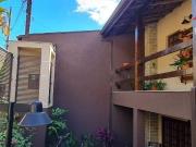 Casa com 3 dormitórios à venda, 267 m² por R$...