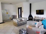 Casa com 3 Dormitórios à Venda, 269m² por R$ 889.900...