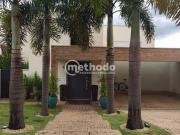 Casa com 3 dormitórios à venda, 270 m² por R$...