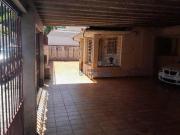 Casa com 3 dormitórios à venda, 270 m² por R$...