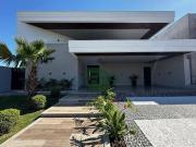 Casa com 3 dormitórios à venda, 270 m² por R$...