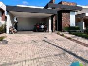 Casa com 3 dormitórios à venda, 274 m² por R$...