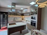 Casa com 3 dormitórios à venda, 275 m² por R$...