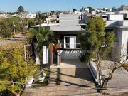 Casa com 3 dormitórios à venda, 280 m² por R$...