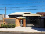 Casa com 3 dormitórios à venda, 285 m² por R$ 730.000...