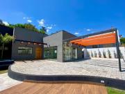 Casa com 3 dormitórios à venda, 286 m² por R$...