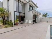 Casa com 3 dormitórios à venda, 290 m² por R$...