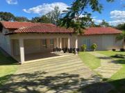 Casa com 3 dormitórios à venda, 297 m² por R$...